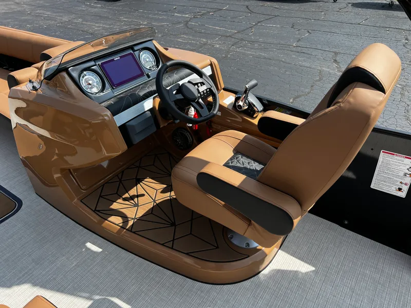 Slide: The Image of Harris GRAND MARINER 250 2025 - 11