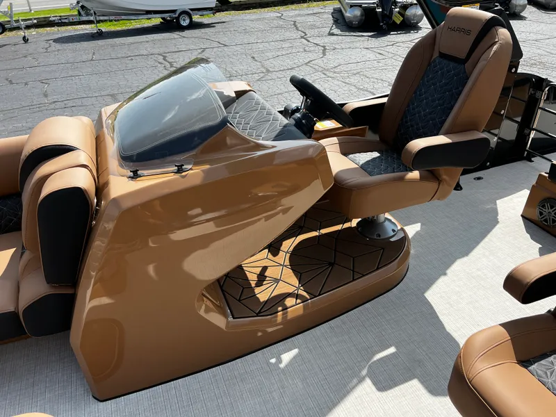 Slide: The Image of Harris GRAND MARINER 250 2025 - 12