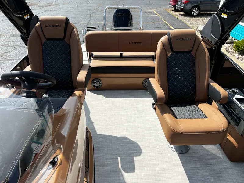 Slide: The Image of Harris GRAND MARINER 250 2025 - 14