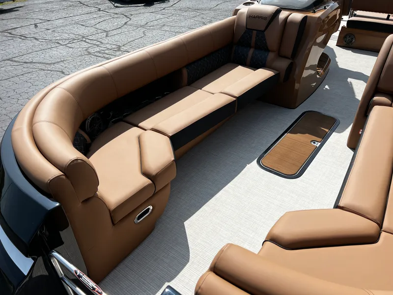 Slide: The Image of Harris GRAND MARINER 250 2025 - 18