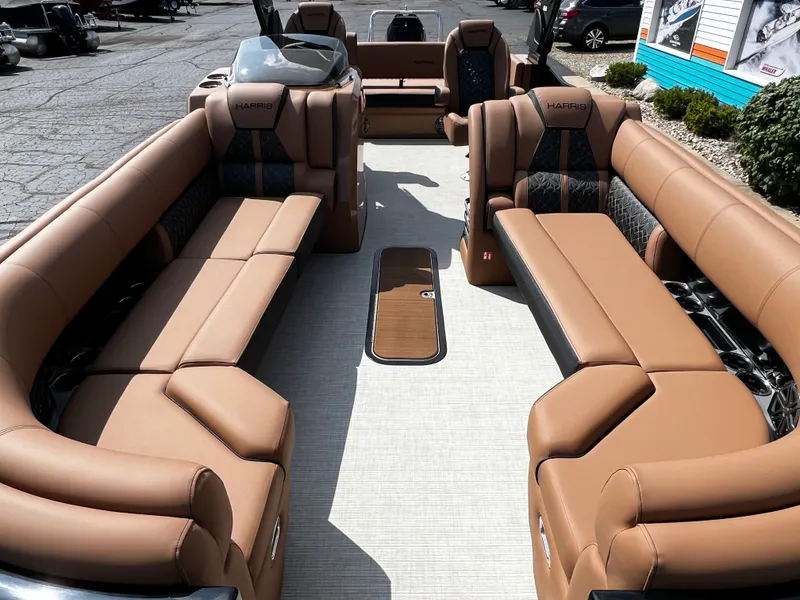 Slide: The Image of Harris GRAND MARINER 250 2025 - 19