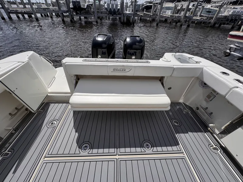 Slide: The Image of Boston Whaler 315 CONQUEST 2014 - 13