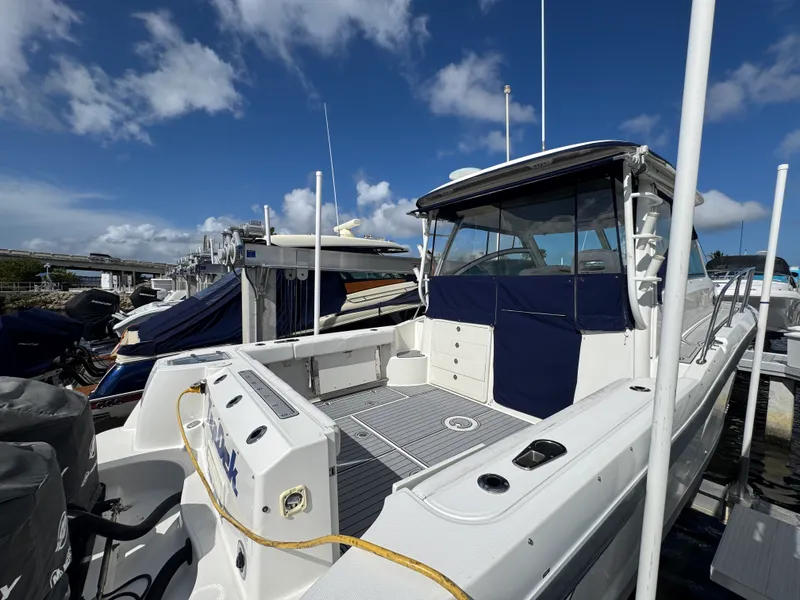 Slide: The Image of Boston Whaler 315 CONQUEST 2014 - 2