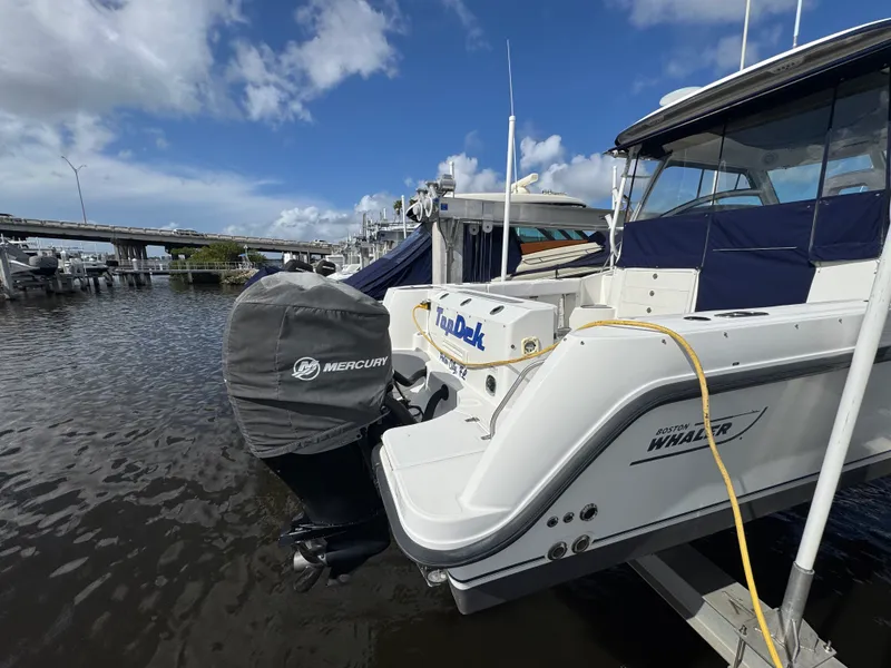 Slide: The Image of Boston Whaler 315 CONQUEST 2014 - 3