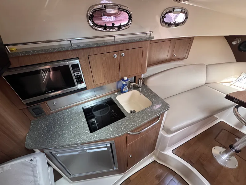 Slide: The Image of Boston Whaler 315 CONQUEST 2014 - 37