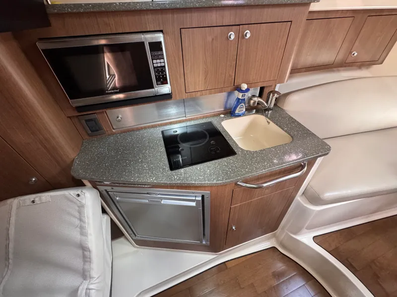 Slide: The Image of Boston Whaler 315 CONQUEST 2014 - 38