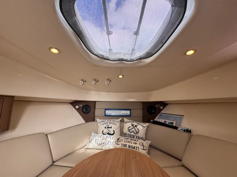 Slide: The Image of Boston Whaler 315 CONQUEST 2014 - 42