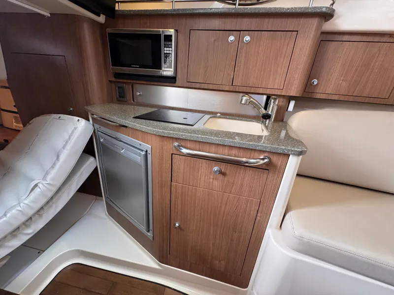 Slide: The Image of Boston Whaler 315 CONQUEST 2014 - 44