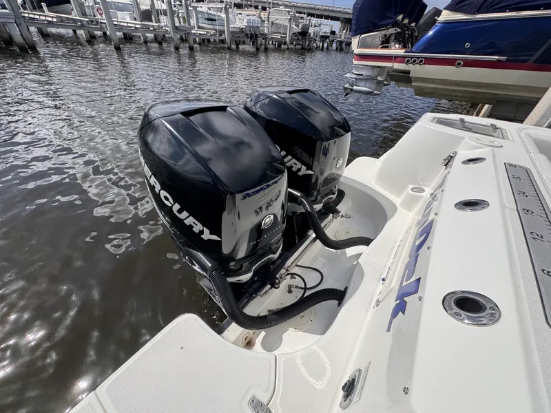 Slide: The Image of Boston Whaler 315 CONQUEST 2014 - 6