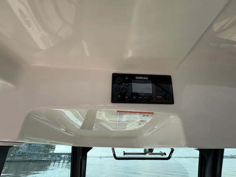 Slide: The Image of Boston Whaler 380 Outrage 2026 - 29