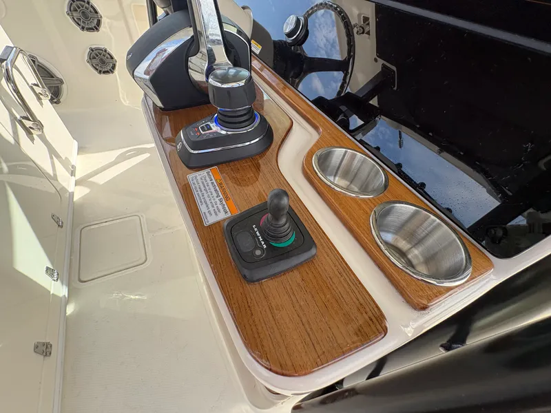Slide: The Image of Boston Whaler 380 Outrage 2026 - 32