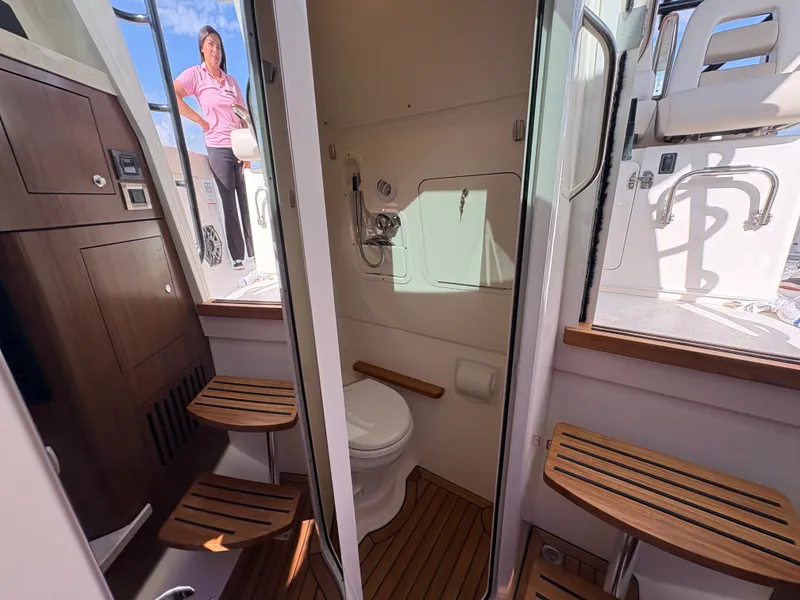 Slide: The Image of Boston Whaler 380 Outrage 2026 - 36