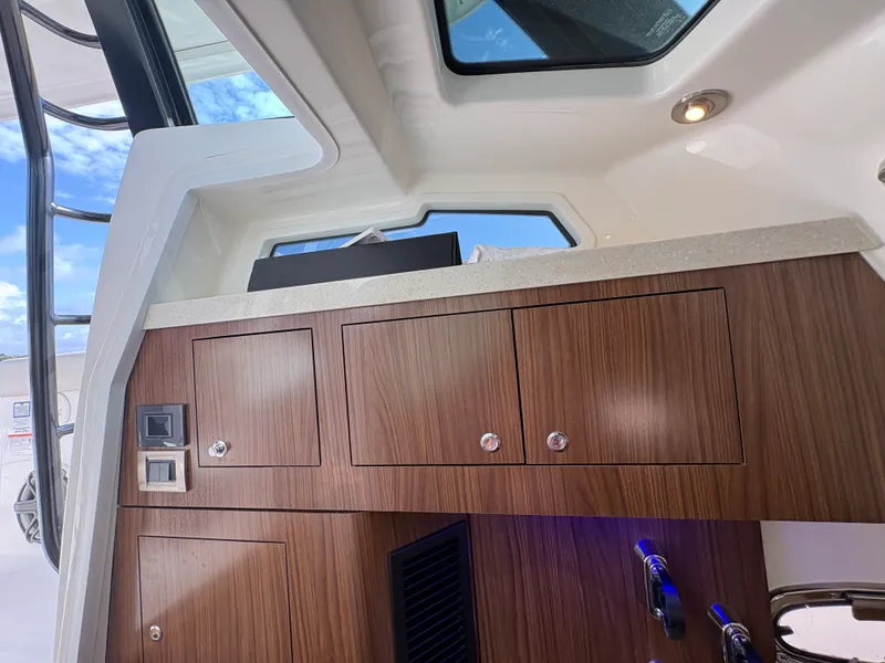 Slide: The Image of Boston Whaler 380 Outrage 2026 - 44