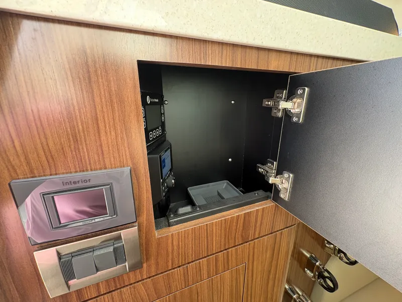 Slide: The Image of Boston Whaler 380 Outrage 2026 - 49