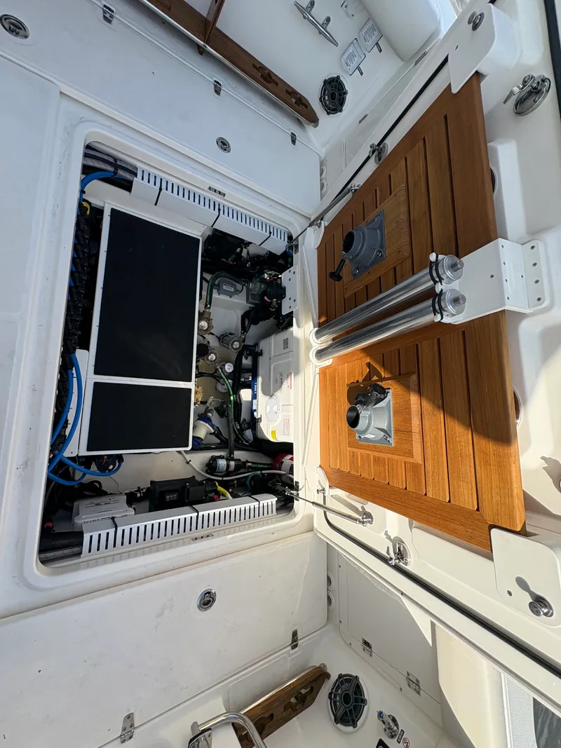 Slide: The Image of Boston Whaler 380 Outrage 2026 - 55