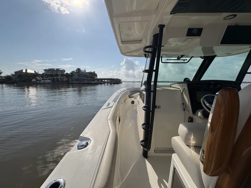 Slide: The Image of Boston Whaler 380 Outrage 2026 - 60