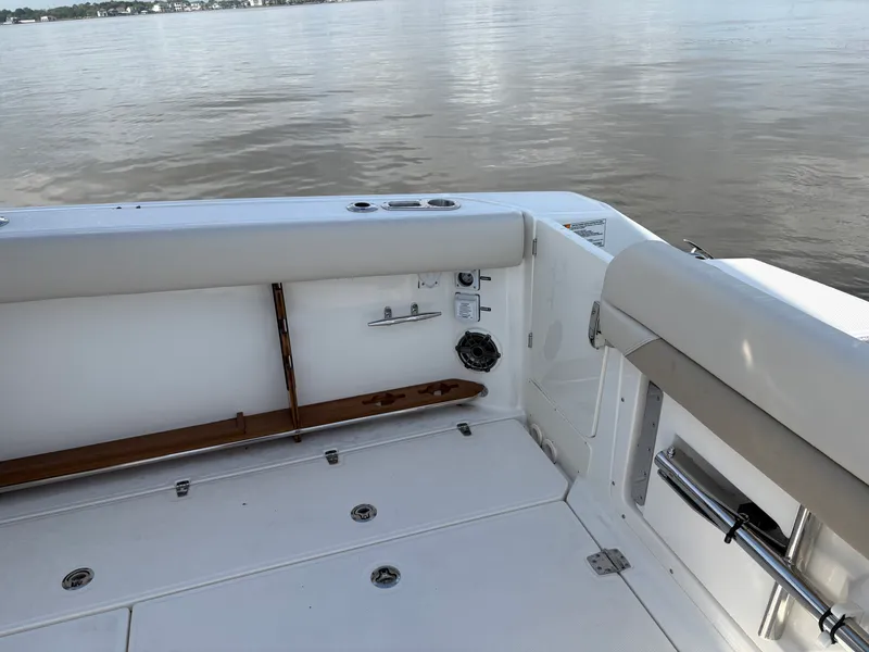 Slide: The Image of Boston Whaler 380 Outrage 2026 - 63