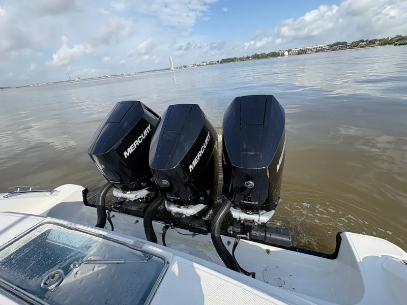 Slide: The Image of Boston Whaler 380 Outrage 2026 - 64