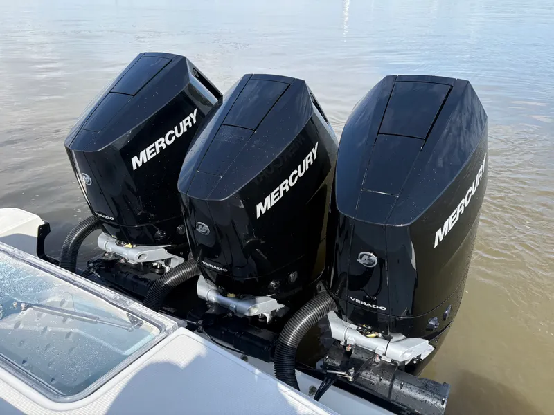 Slide: The Image of Boston Whaler 380 Outrage 2026 - 65
