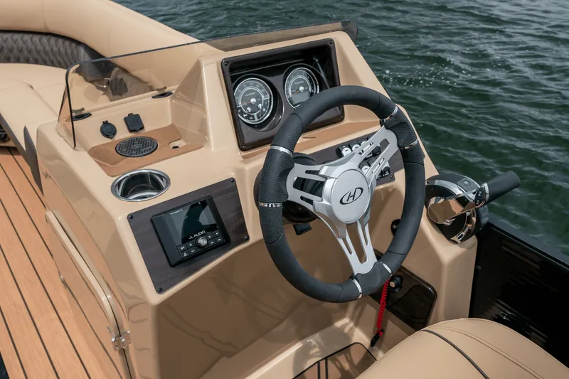 Slide: The Image of Harris Sunliner 250 2026 - 9