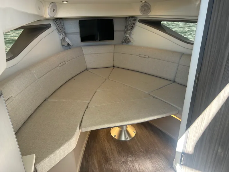 Slide: The Image of Sea Ray Sundancer 320 Outboard 2026 - 28