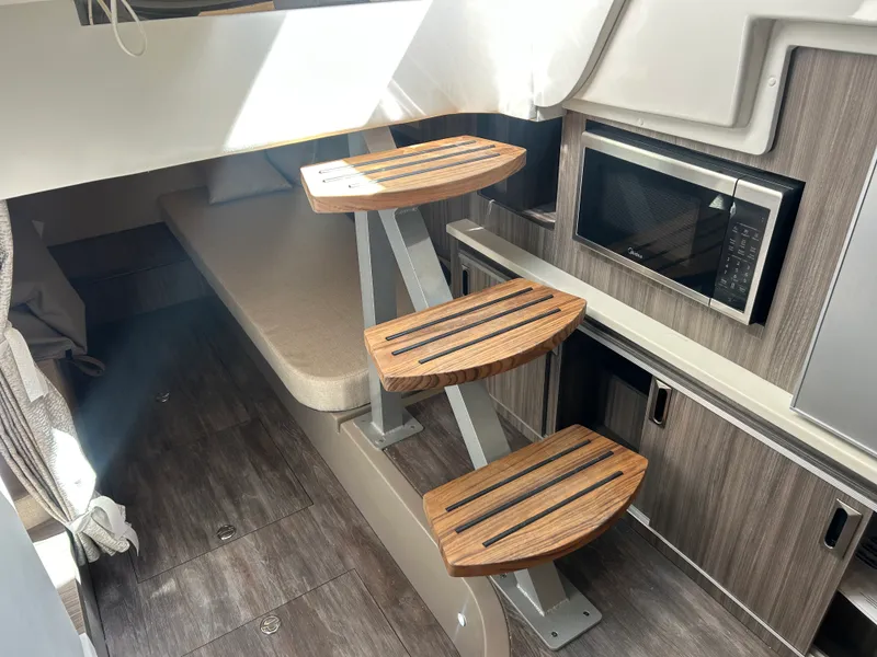 Slide: The Image of Sea Ray Sundancer 320 Outboard 2026 - 30