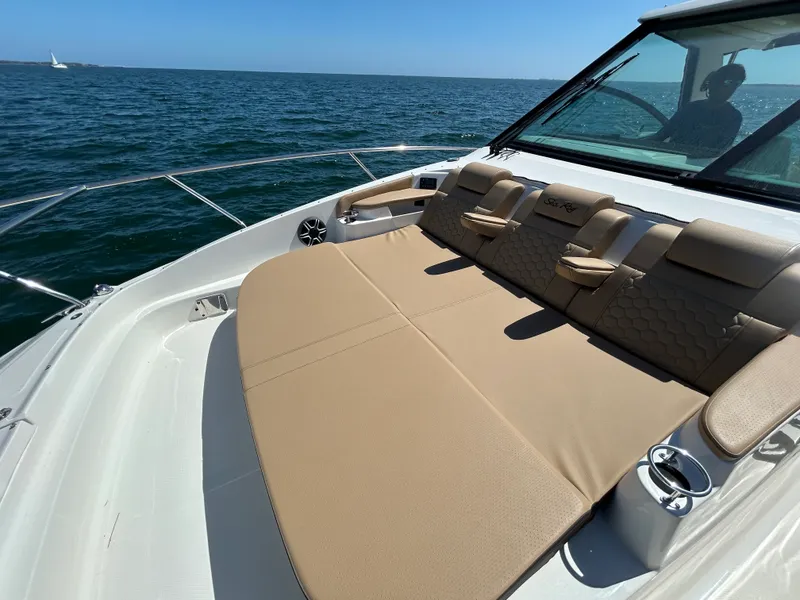 Slide: The Image of Sea Ray Sundancer 320 Outboard 2026 - 35