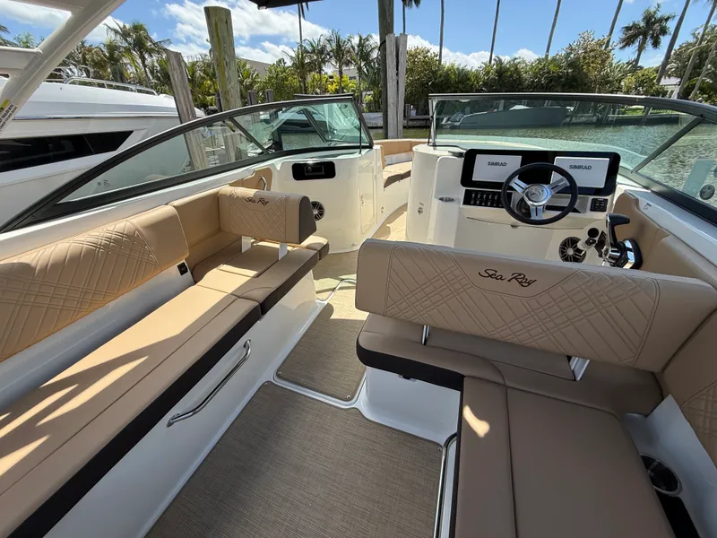 Slide: The Image of Sea Ray SDX 250 Outboard 2026 - 11