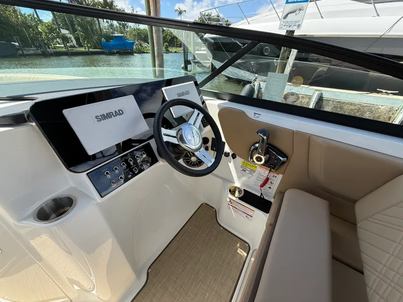 Slide: The Image of Sea Ray SDX 250 Outboard 2026 - 12