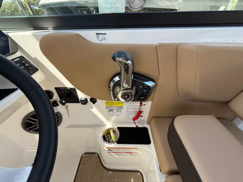 Slide: The Image of Sea Ray SDX 250 Outboard 2026 - 14