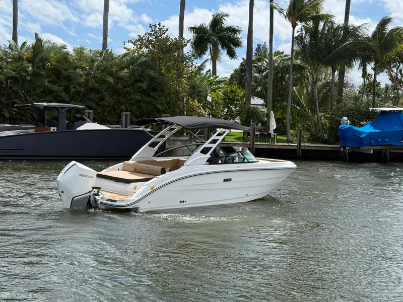 Slide: The Image of Sea Ray SDX 250 Outboard 2026 - 2