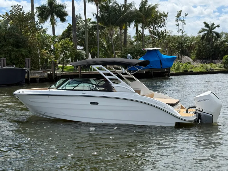 Slide: The Image of Sea Ray SDX 250 Outboard 2026 - 9