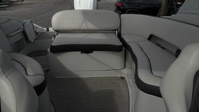 Slide: The Image of Crownline Boats 270 XSS 2021 - 16