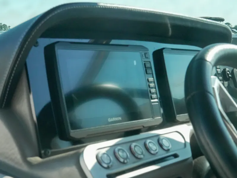 Slide: The Image of Crownline Boats 270 XSS 2021 - 21