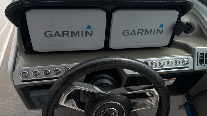 Slide: The Image of Crownline Boats 270 XSS 2021 - 23