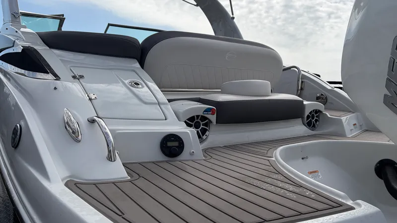 Slide: The Image of Crownline Boats 270 XSS 2021 - 6