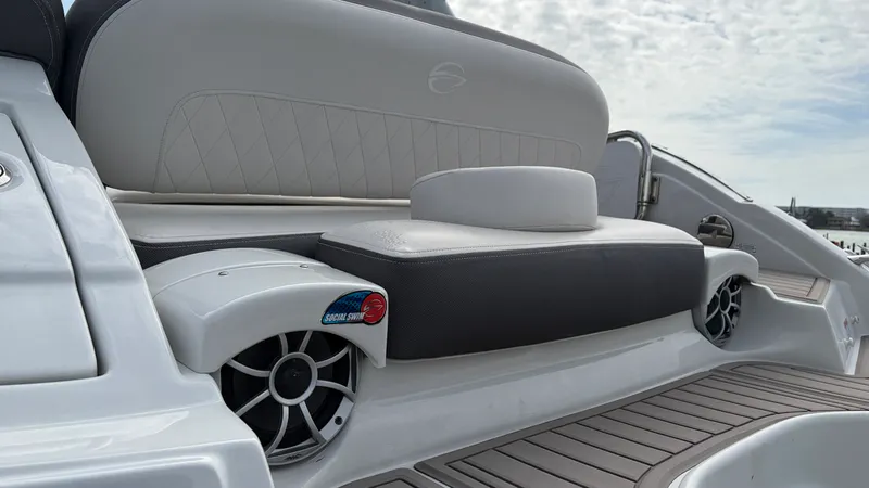 Slide: The Image of Crownline Boats 270 XSS 2021 - 8