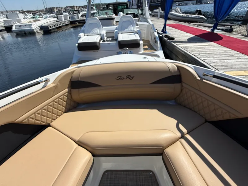 Slide: The Image of Sea Ray SLX 280 2026 - 52