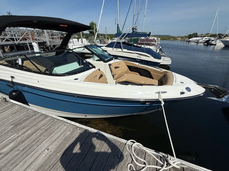 The Image of Sea Ray SLX 280 2026 - 4