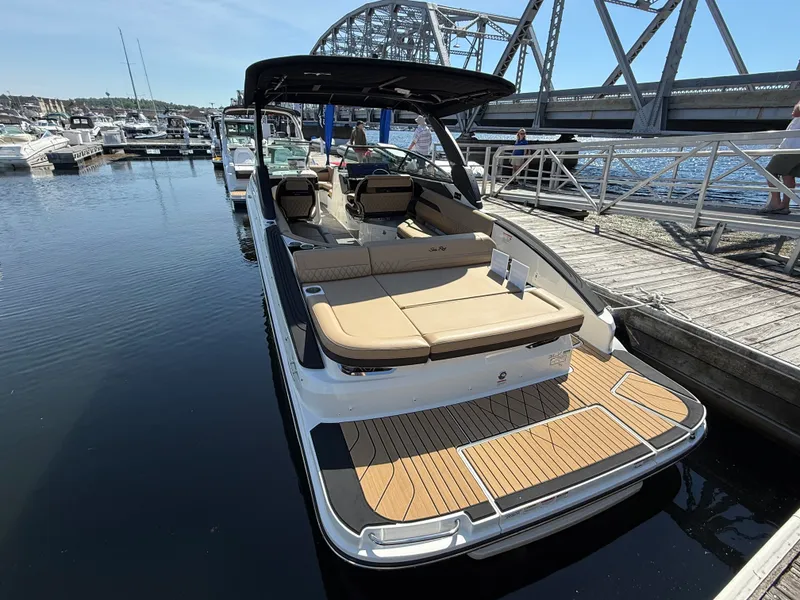 Slide: The Image of Sea Ray SLX 280 2026 - 15