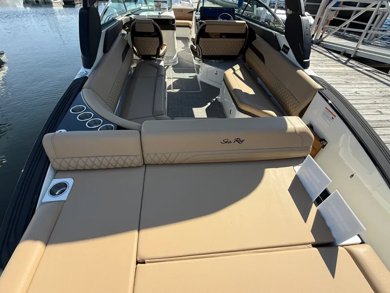 Slide: The Image of Sea Ray SLX 280 2026 - 19