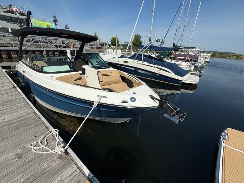 Slide: The Image of Sea Ray SLX 280 2026 - 2