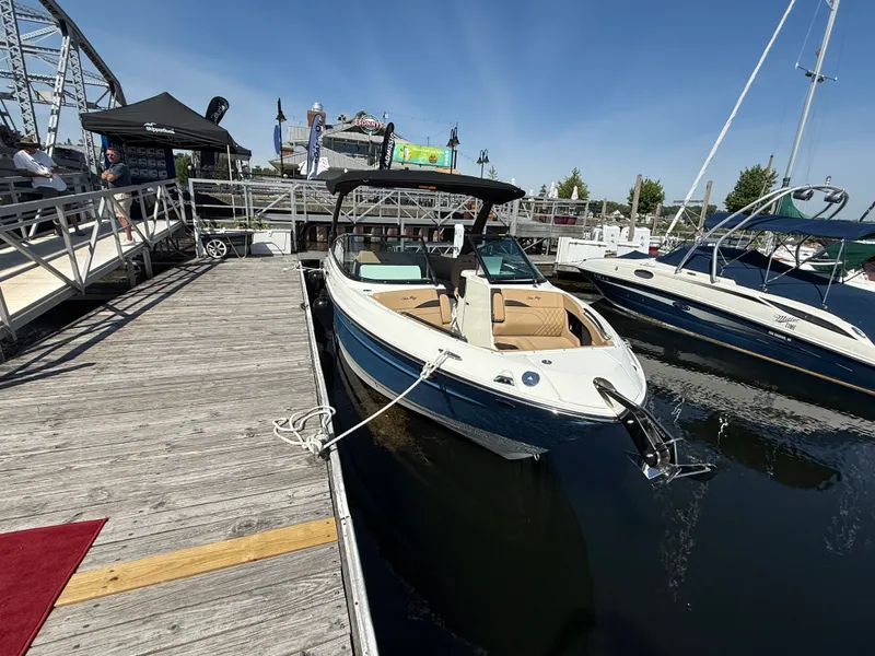 Slide: The Image of Sea Ray SLX 280 2026 - 1