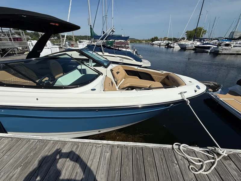 Slide: The Image of Sea Ray SLX 280 2026 - 5