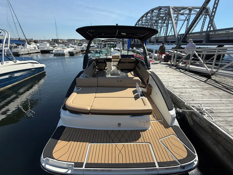 Slide: The Image of Sea Ray SLX 280 2026 - 14