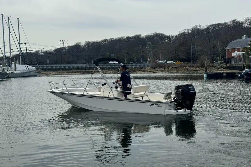 Slide: The Image of Boston Whaler 170 Montauk 2026 - 21