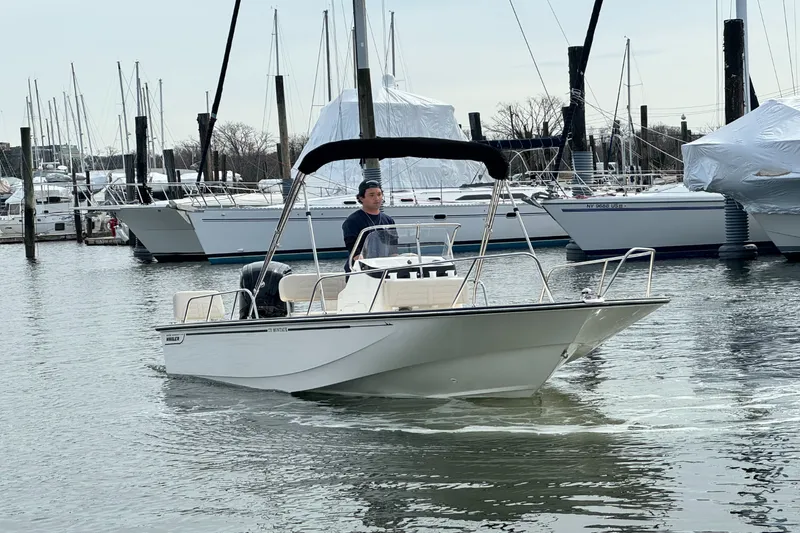 Slide: The Image of Boston Whaler 170 Montauk 2026 - 24