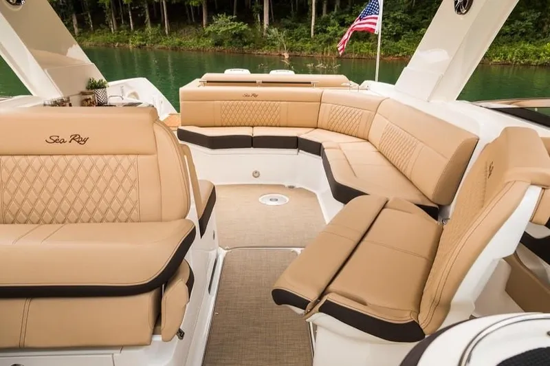 Slide: The Image of Sea Ray SLX 310 Outboard 2026 - 10