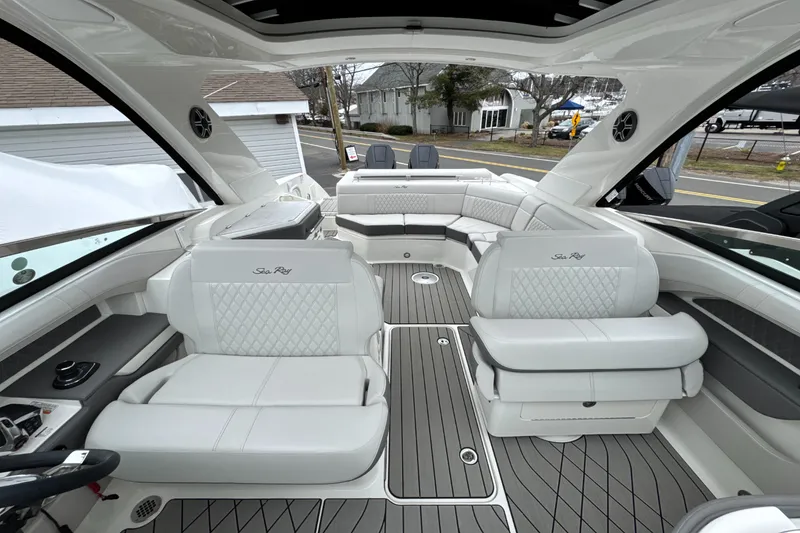 Slide: The Image of Sea Ray SLX 310 Outboard 2026 - 28