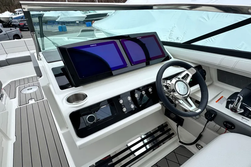 Slide: The Image of Sea Ray SLX 310 Outboard 2026 - 33